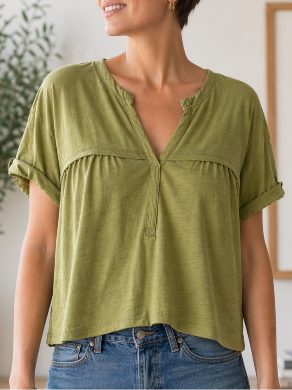 PILCRO Anthropologie 100% Cotton Green Babydoll Split Neck Boho Top Medium EUC